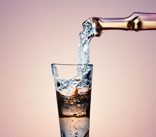 Decoding Water Bottle Labels: Understanding FDA Indicators and Health Benefits
